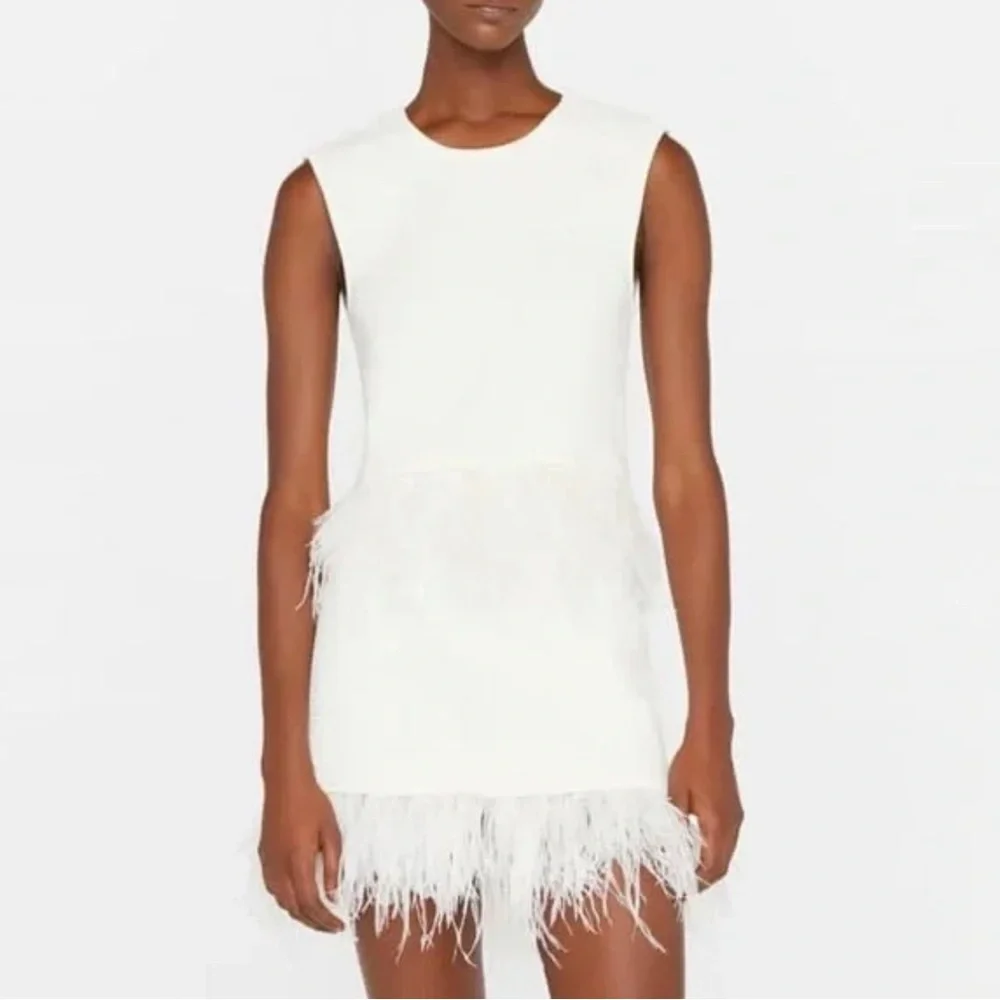 FRAME RT: $500 White Ostrich Feather Trim Crochet Mini Skirt Size Medium​